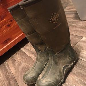 Muck boots